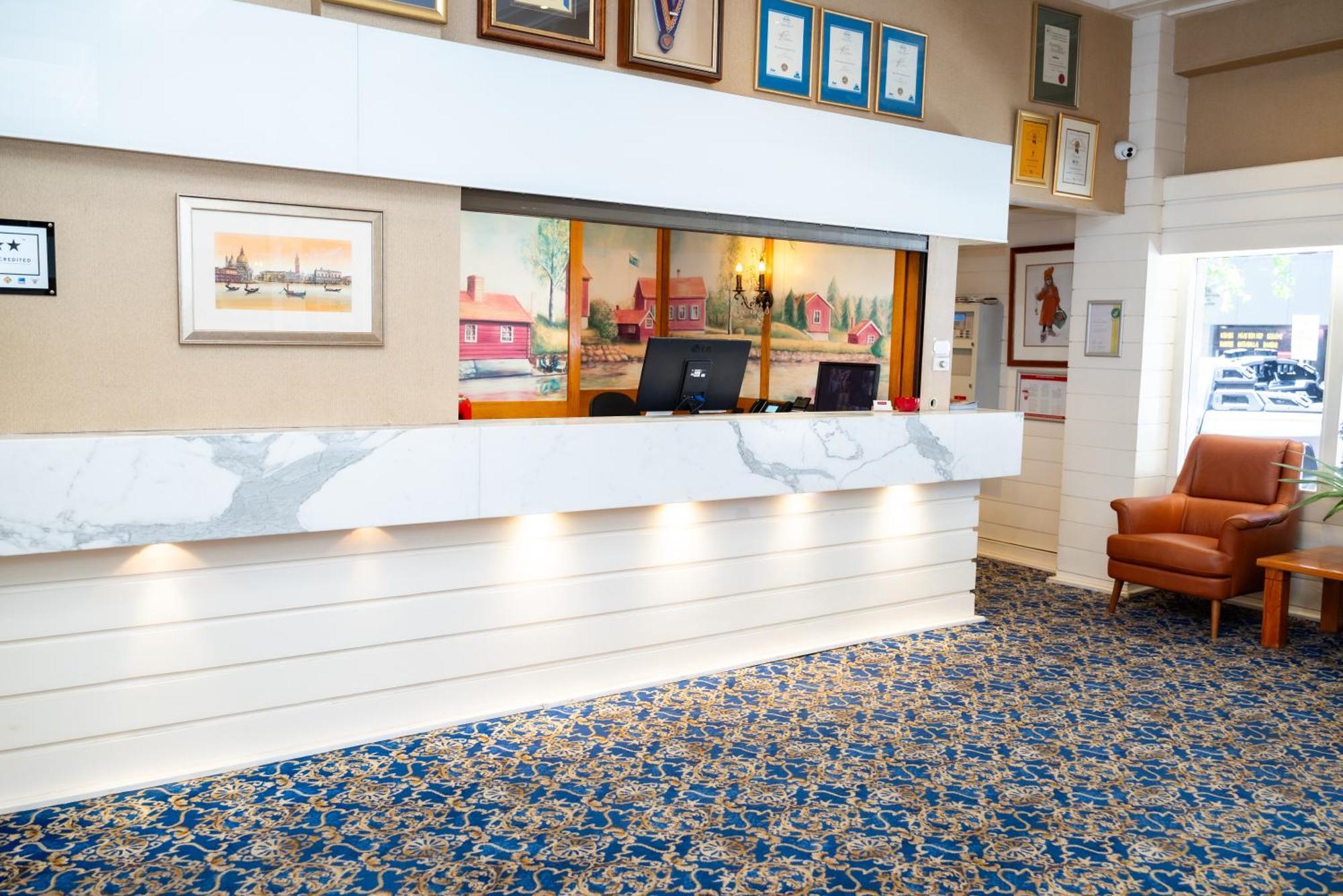 European Hotel — Photos 1